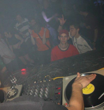 Image 50 of 50  -  35 kB